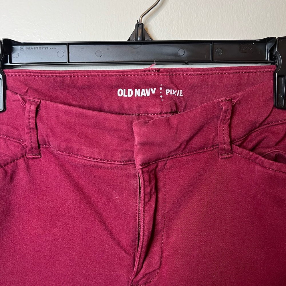 Old navy pixie pant. Size 8. Color: sangria